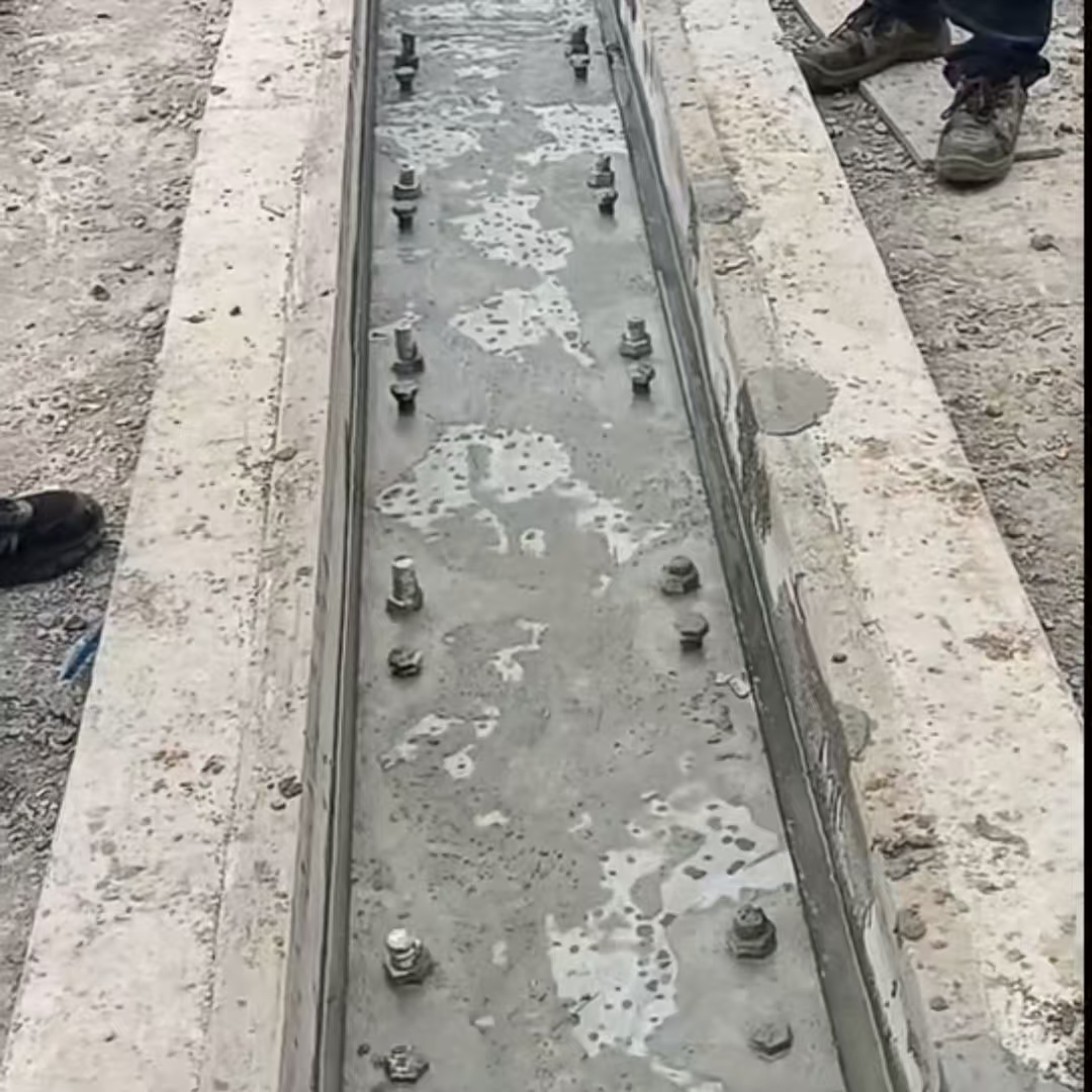 镇巴港口码头起重机龙门吊重型机械设备稳固用早强快凝轨道胶泥